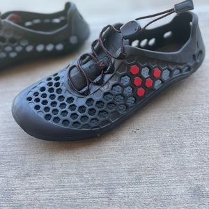 Like new Vivo barefoot sandals